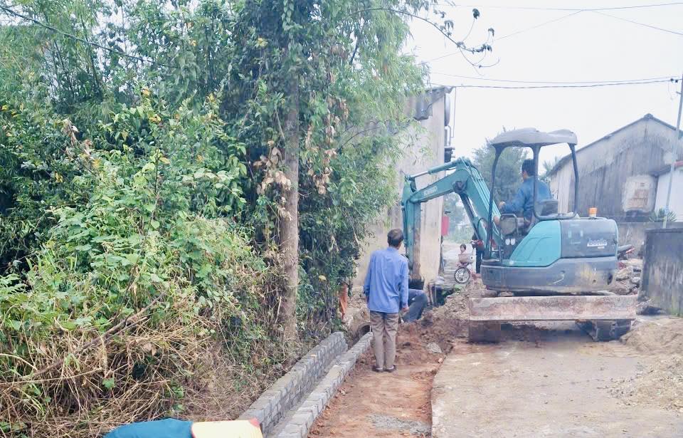 Thôn Đồng Quang đẩy mạnh chỉnh trang, góp sức vào 90 ngày cao điểm xây dựng Nông thôn mới.