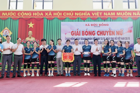 Đội bóng thôn Quang Phúc xuất sắc giành chức vô địch giải bóng chuyền nữ năm 2026
