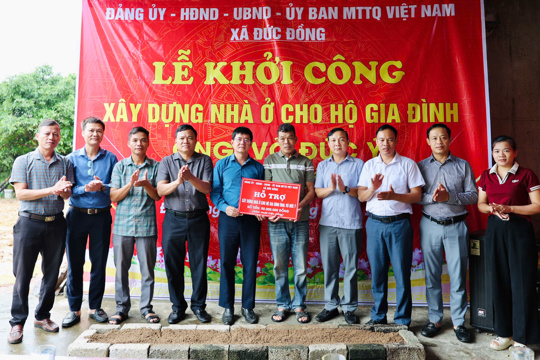 Khởi công xây dựng nhà ở cho hộ ông Võ Đức Ý tại thôn Đức Lạng
