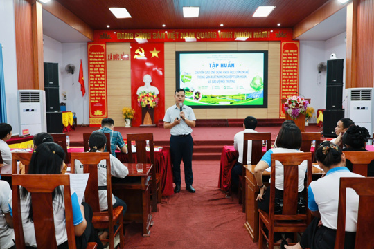 120 cán bộ, hội viên phụ nữ xã Đức Đồng tham gia tập huấn nông nghiệp tuần hoàn, bảo vệ môi trường