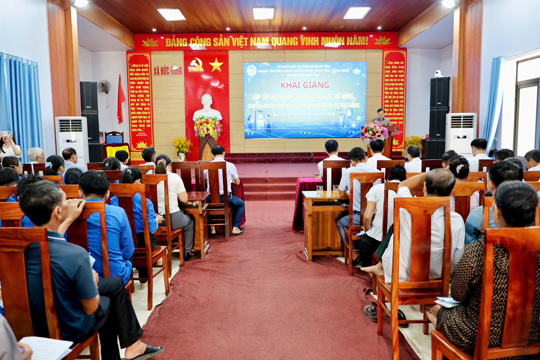 Đức Đồng tập huấn nâng cao nhận thức, kỹ năng chuyển đổi số cho người dân