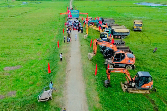 Ban Chỉ đạo tập trung, tích tụ ruộng đất xã Đức Đồng vừa tổ chức Lễ phát động ra quân thực hiện tập trung, tích tụ ruộng đất năm 2026.