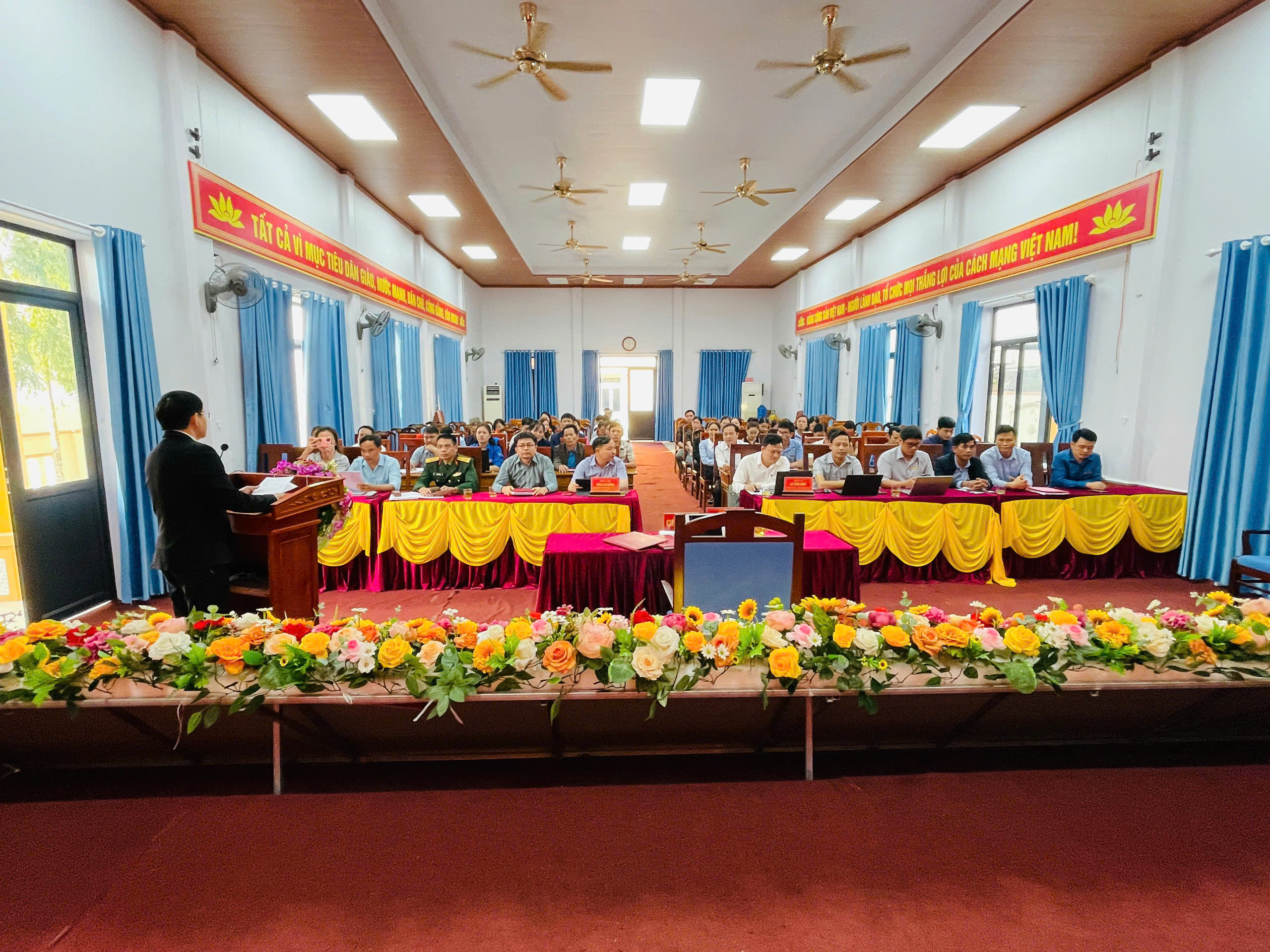 Hội nghị liên tịch lấy ý kiến cử tri nơi công tác đối với người dự kiến ứng cử đại biểu HĐND xã nhiệm kỳ 2026–2031 